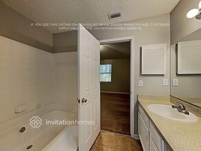 2999 Mikris Dr E in Jacksonville, FL - Building Photo - Building Photo