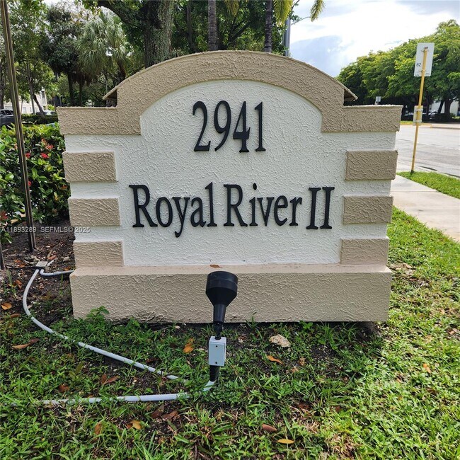 property at 2941 Riverside Dr