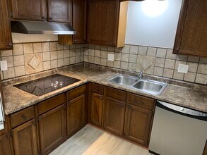 12208 Shiloh Dr in Chesterland, OH - Building Photo - Building Photo