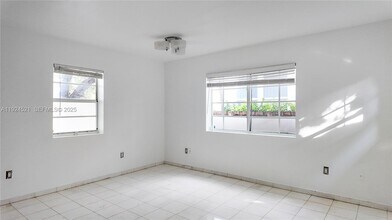 328 Euclid Ave in Miami Beach, FL - Building Photo - Building Photo