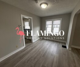 221 N Maple Ave in Fairborn, OH - Building Photo - Building Photo