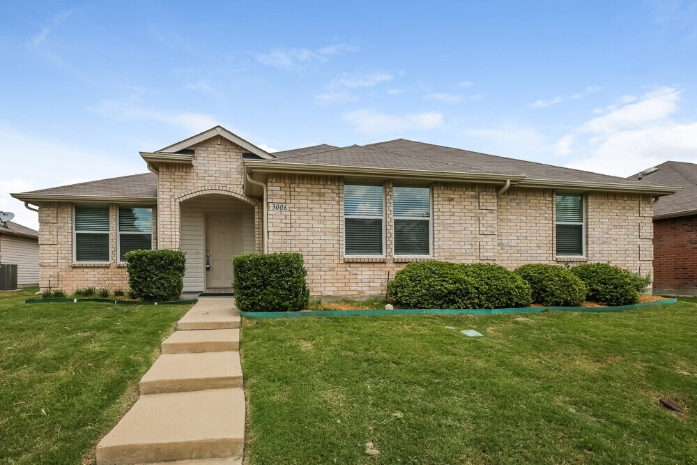 3006 Dusty Ridge Dr in Rockwall, TX - Building Photo