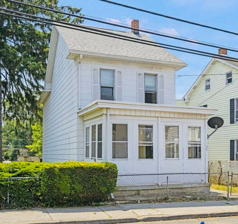 228 Lincoln St in Steelton, PA - Building Photo