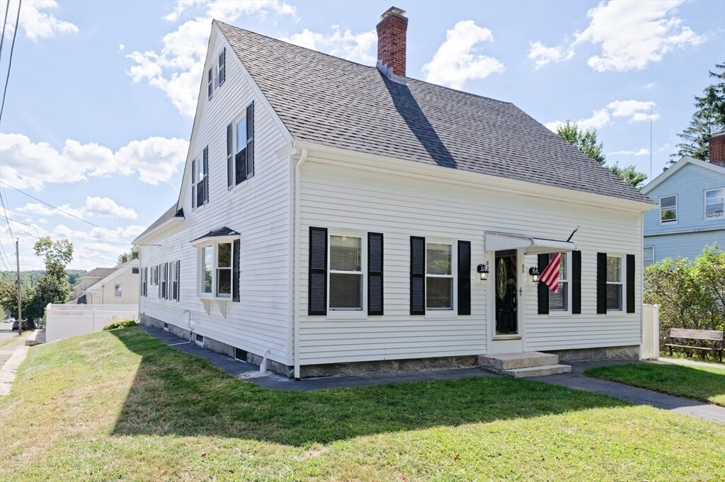 82 High St in Northbridge, MA - Building Photo