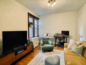 17 Gray St, Unit 2 in Cambridge, MA - Building Photo - Building Photo