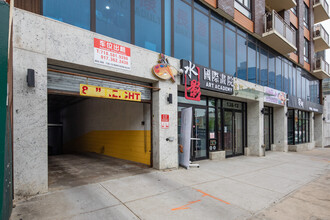 13812 Northern Blvd in Flushing, NY - Building Photo - Building Photo