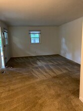 114 Wild Primrose Ln in Chapel Hill, NC - Foto de edificio - Building Photo