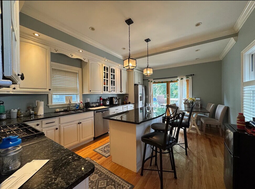 618 E 6th St in Boston, MA - Building Photo