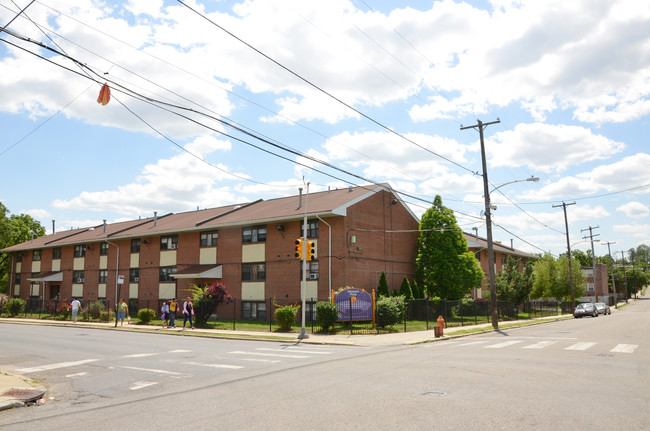 Westpark Plaza in Philadelphia, PA - Building Photo - Building Photo