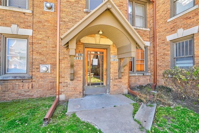 property at 1402 NW 25th St