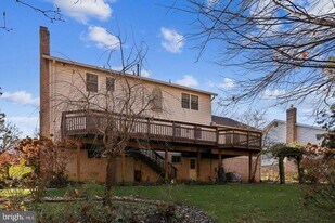 8510 Browning Ct in Annandale, VA - Building Photo