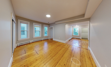 17 Beacon St, Unit 1 in Somerville, MA - Foto de edificio - Building Photo