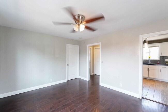 5610 Hooper Ave.-Unit -5610 in Los Angeles, CA - Building Photo - Building Photo