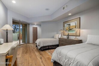 10111 E Graythorn Dr in Scottsdale, AZ - Building Photo - Building Photo