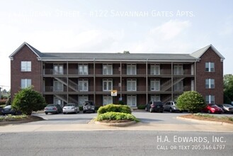 2410 Denny St in Tuscaloosa, AL - Foto de edificio - Building Photo