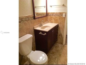 301 NW 177th St-Unit -123 in Miami, FL - Building Photo - Building Photo