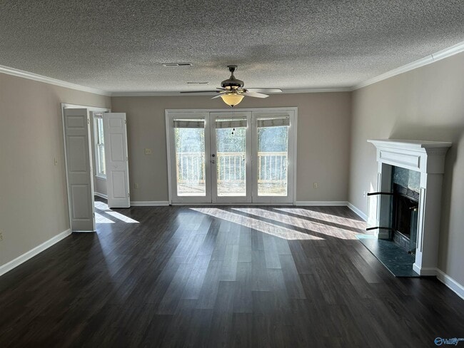 property at 550 Farmingdale Rd SE