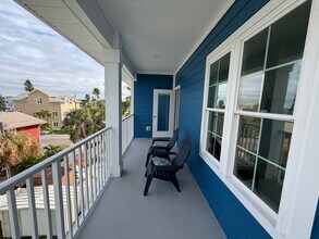 13117 4th St E, Unit Waterview in Madeira Beach, FL - Foto de edificio - Building Photo