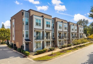 Main & Stone in Greenville, SC - Foto de edificio - Building Photo