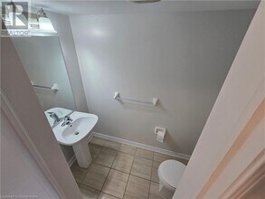 570 Linden Dr in Cambridge, ON - Building Photo - Building Photo