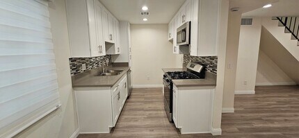 8655 Orion Ave in Los Angeles, CA - Building Photo - Building Photo