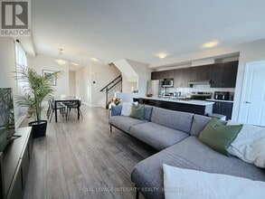 107 Aura Ave in Ottawa, ON - Building Photo - Building Photo
