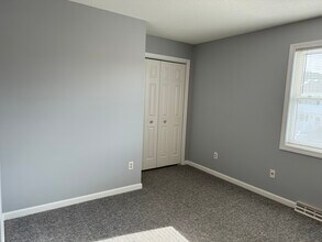 39 Commodore Commons Ct in Derby, CT - Foto de edificio - Building Photo