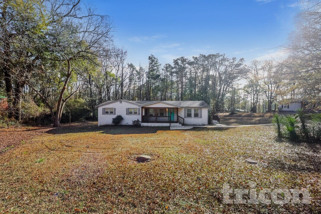 11 Swan Dr in Newnan, GA - Foto de edificio