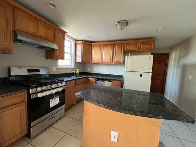 26 Moore St in Lowell, MA - Building Photo - Building Photo