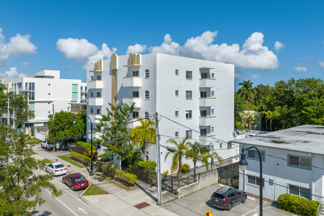 3049-3051 27th Ave in Miami, FL - Building Photo