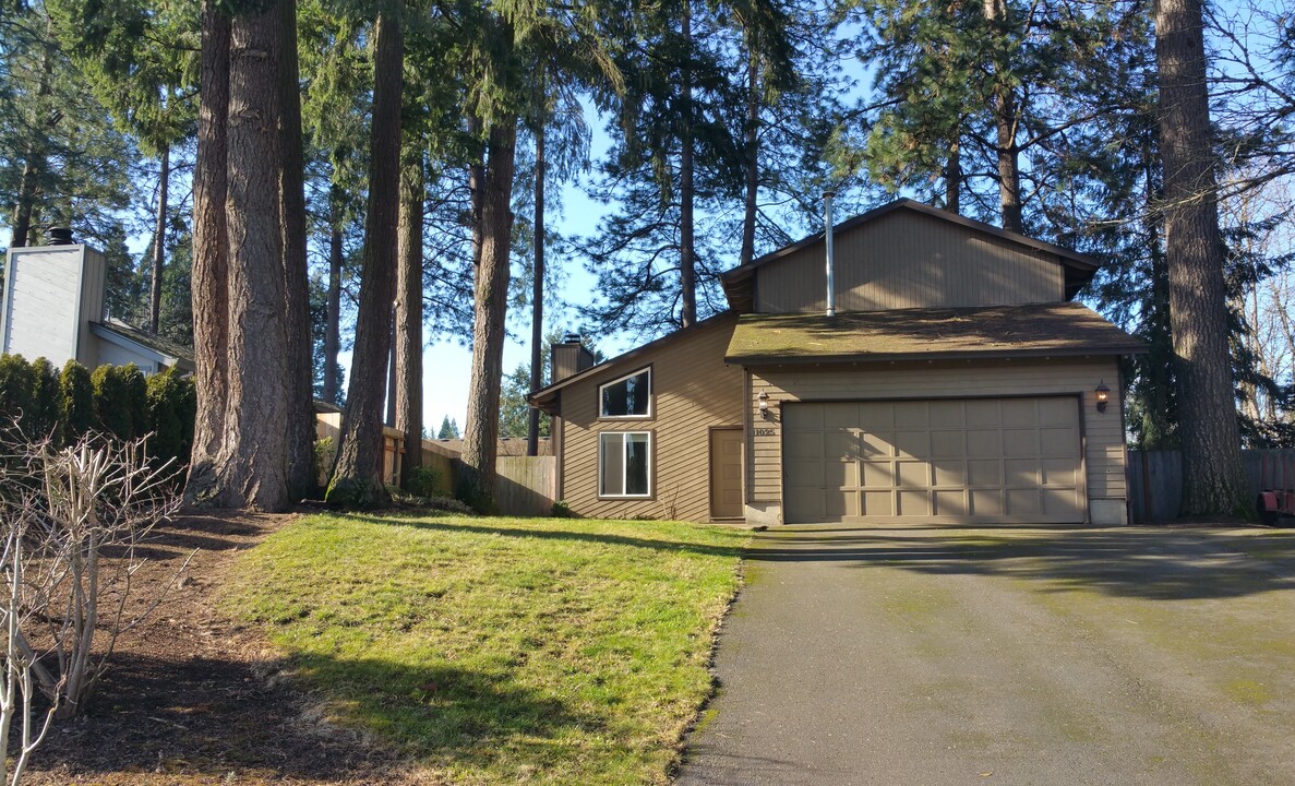 11025 Southwest 106th Avenue in Tigard, OR - Building Photo