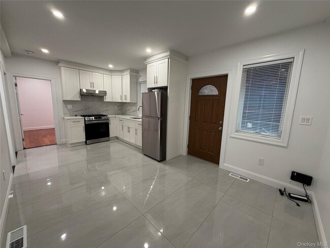 43-35 189th St in Queens, NY - Building Photo - Building Photo