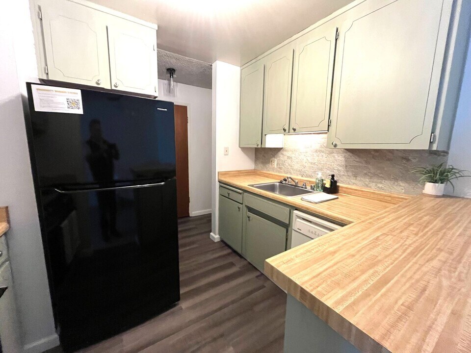 1591 Ellis St in Concord, CA - Building Photo