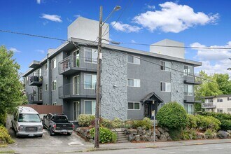 SV Scandia Villa in Seattle, WA - Foto de edificio - Building Photo