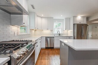 52 Maple St in Boston, MA - Building Photo - Building Photo