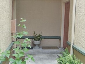 2474 Centergate Dr in Miramar, FL - Building Photo - Building Photo