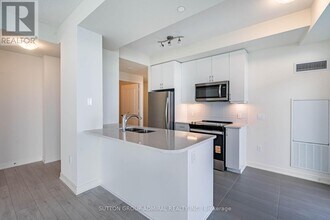 38 Annie Craig Dr in Toronto, ON - Building Photo - Building Photo