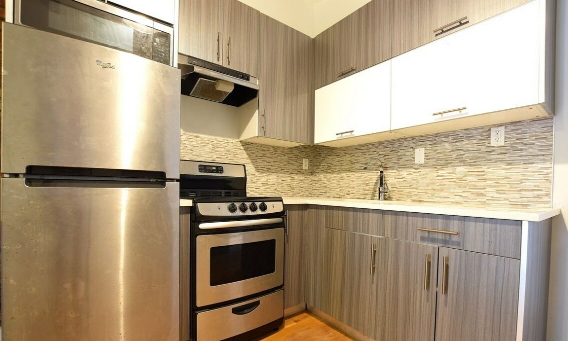 889 Bergen St in Brooklyn, NY - Building Photo