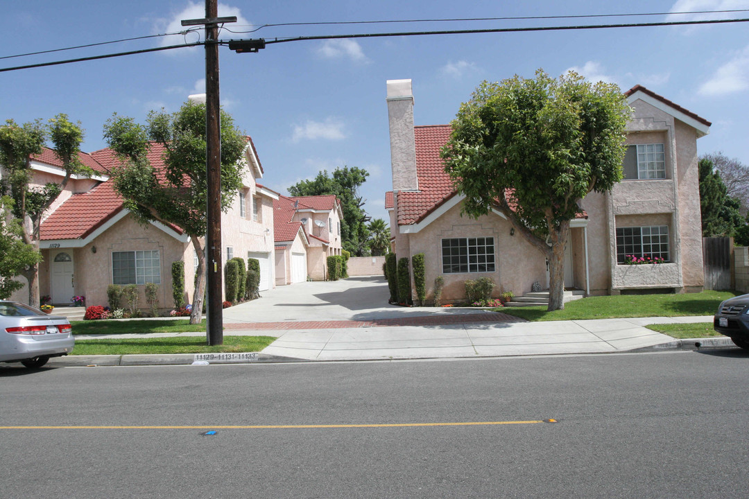 11129 Barnwall St in Norwalk, CA - Building Photo