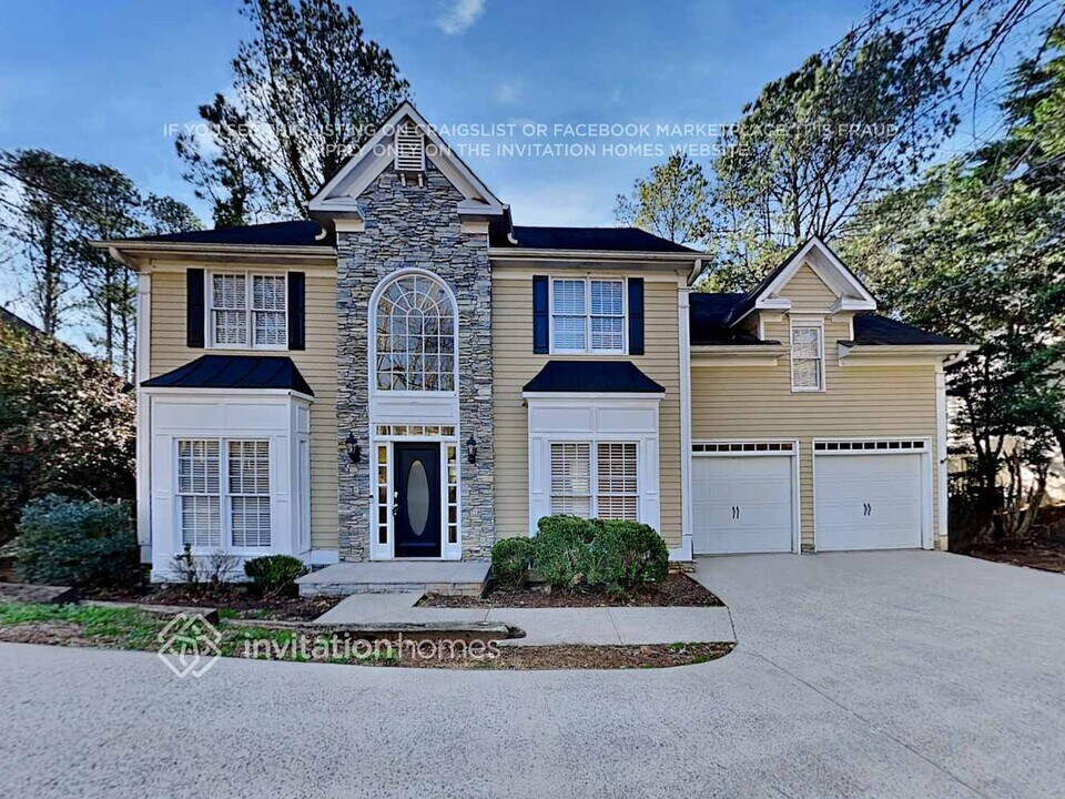 915 Laurel Crest Dr in Woodstock, GA - Building Photo