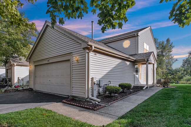 55 King Dr in Streamwood, IL - Building Photo - Building Photo