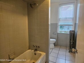 28 1/2 E Columbus Ave in Pittston, PA - Building Photo - Building Photo