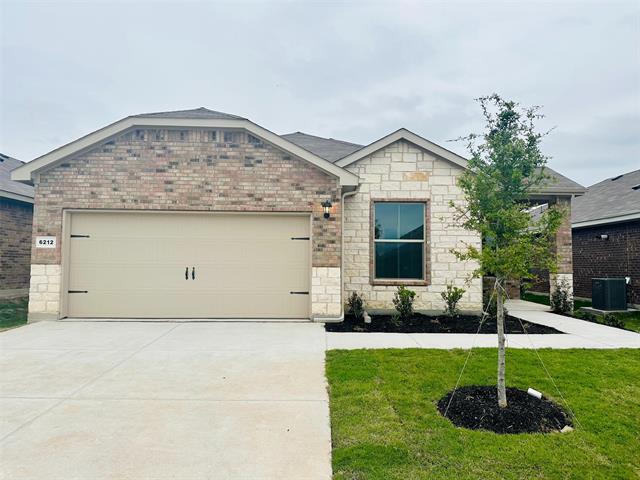 6212 Blacksmith Ave in Fort Worth, TX - Building Photo