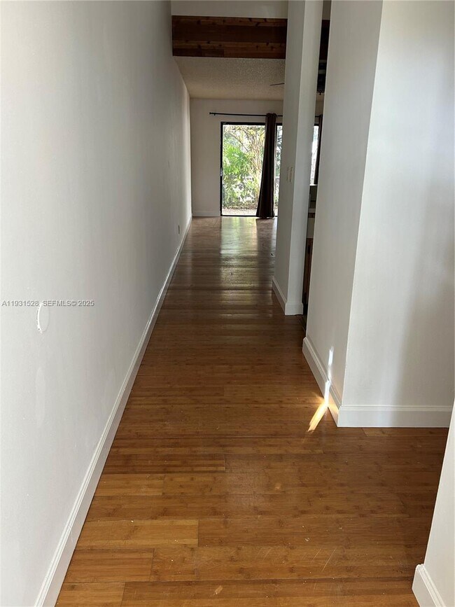 6857 SW 36th Ct in Miramar, FL - Building Photo - Building Photo