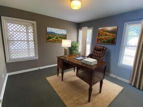 1514 W Koenig Ln in Austin, TX - Building Photo - Building Photo