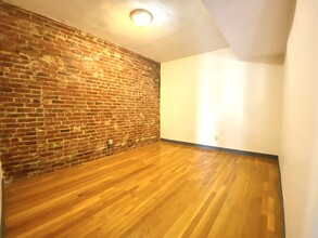 838 Huntington Ave, Unit 1 in Boston, MA - Foto de edificio - Building Photo