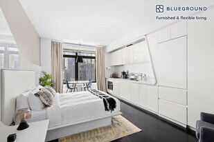 123 Washington St in New York, NY - Building Photo