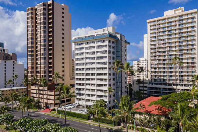 Fairway Manor in Honolulu, HI - Building Photo - Building Photo