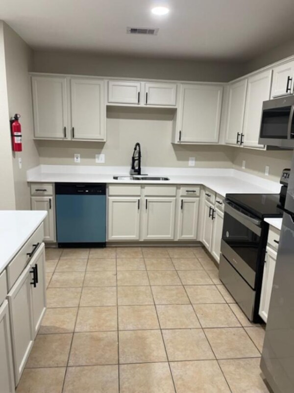 23381 High Pt St in Prairie View, TX - Building Photo - Building Photo