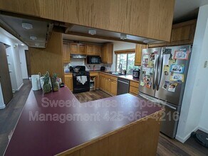 15820 NE 106th St in Redmond, WA - Building Photo - Building Photo
